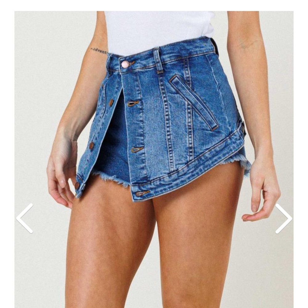 Vibrant MIU denim button up skort